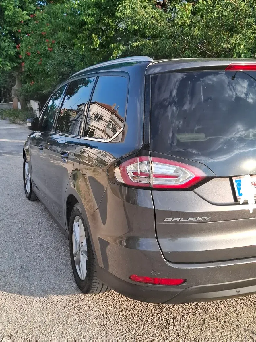 Ford Galaxy 2016 photo 3