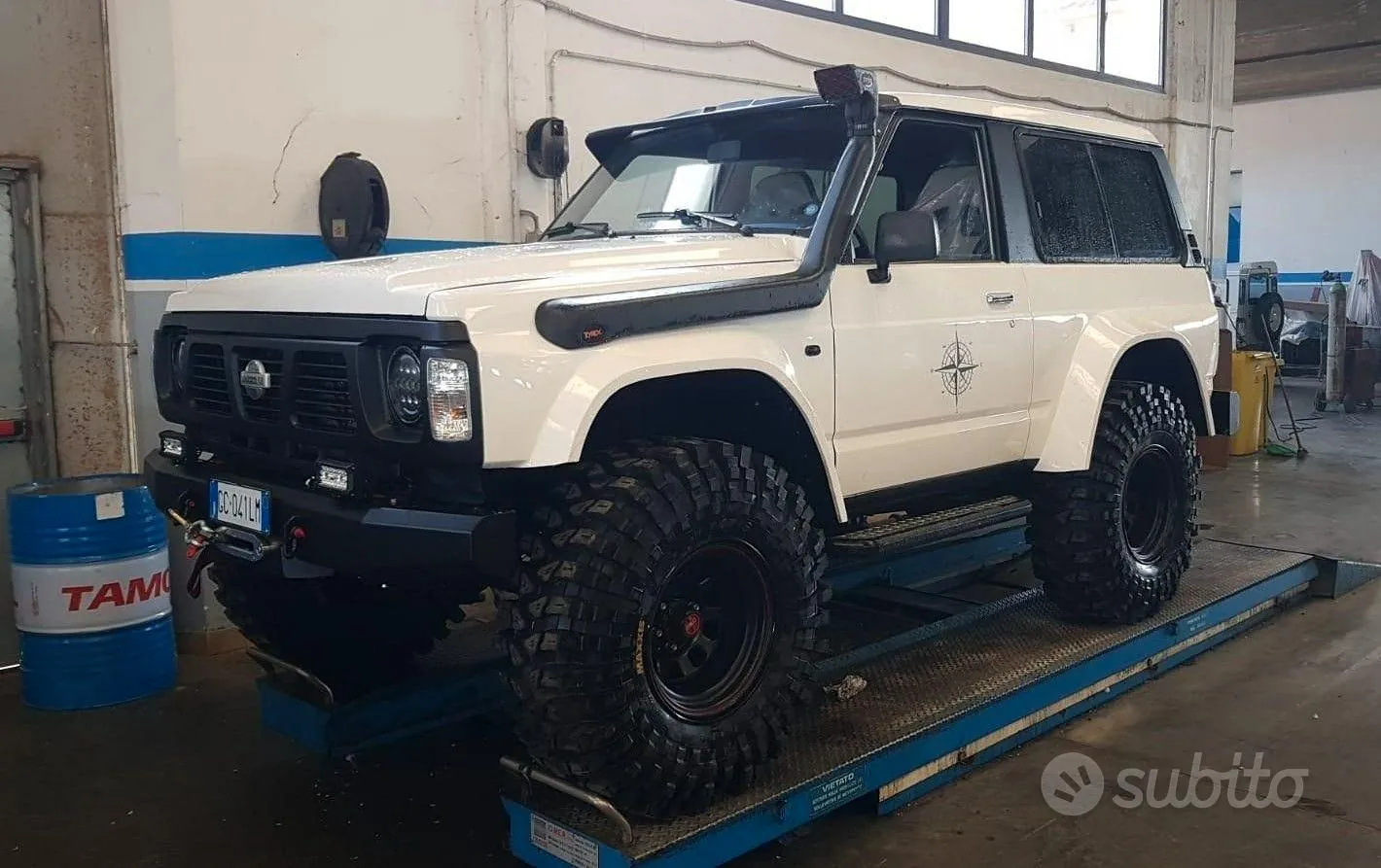 Nissan Patrol 1990 photo 2
