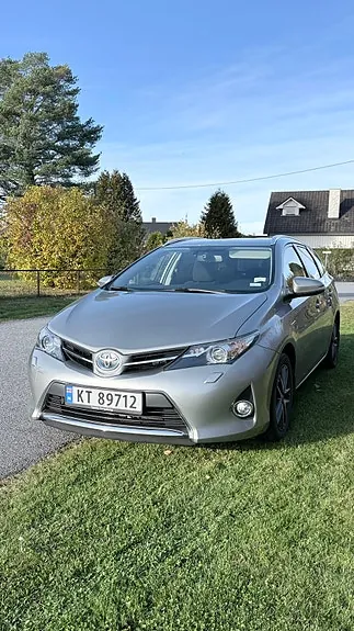 Toyota Auris 2015 photo 2