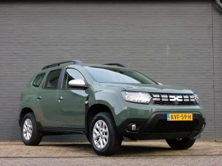 Dacia Duster 2023 photo 2