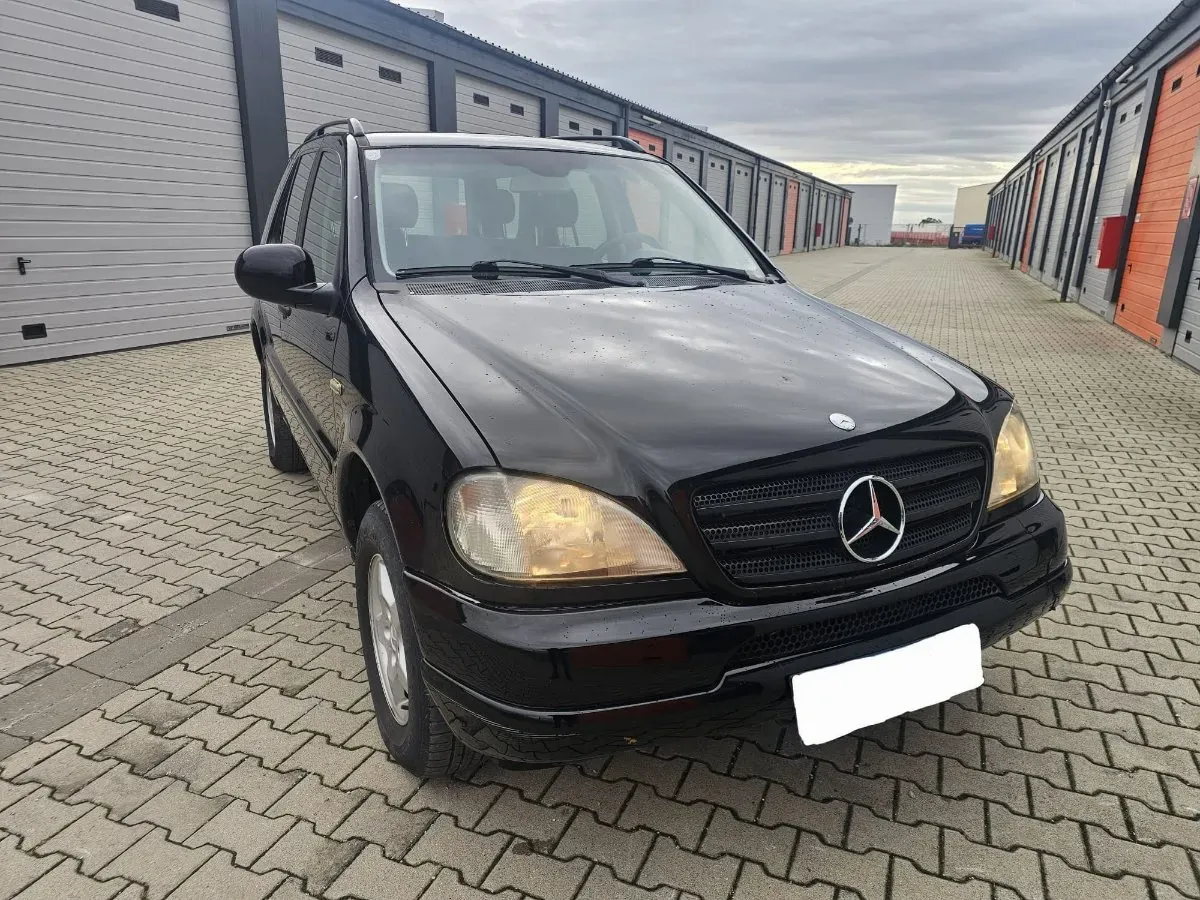 Mercedes-Benz M-Class 2001 photo 2