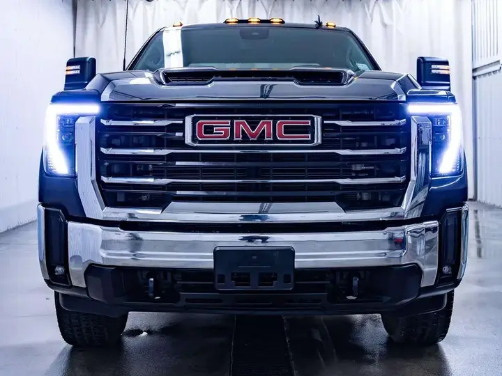 GMC Sierra 3500Hd 2024 photo 5