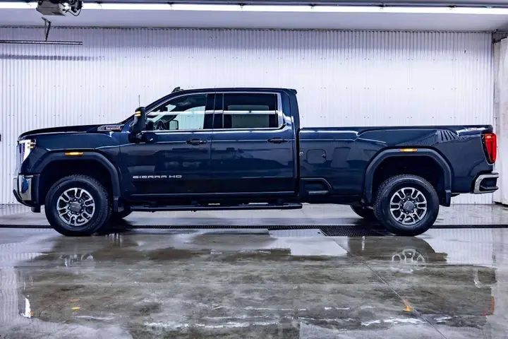 GMC Sierra 3500Hd 2024 photo 3