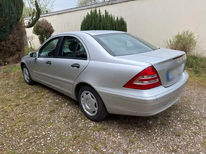 Mercedes-Benz 220 Cdi