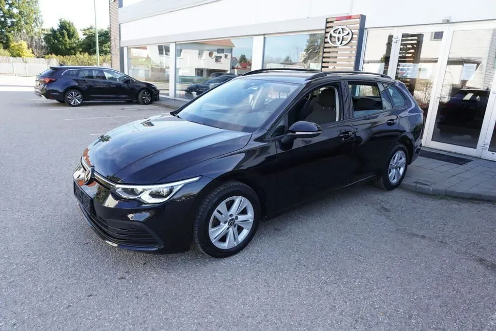 Volkswagen Golf 2023 photo 2