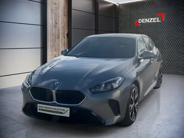 BMW 1 Series 2025 photo 2