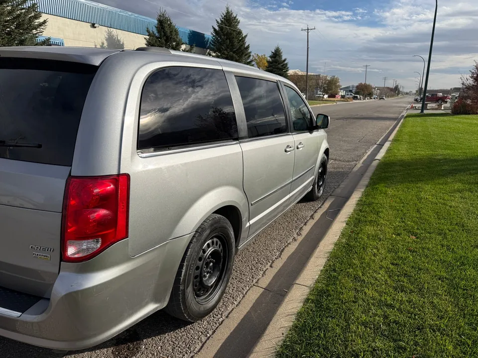 Dodge Grand Caravan 2012 photo 4