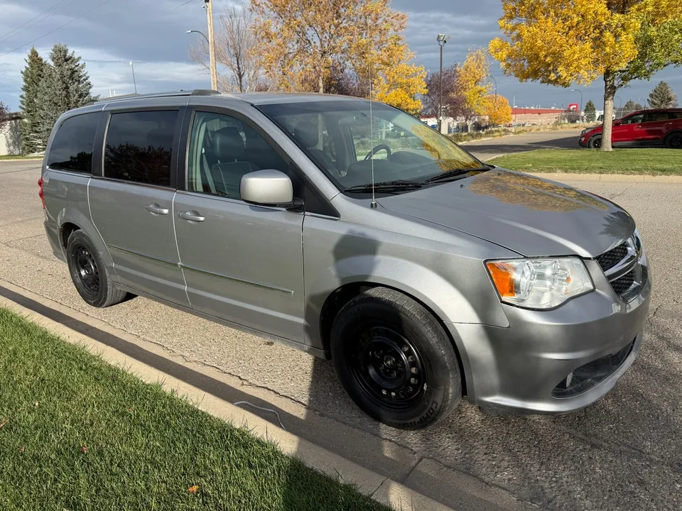 Dodge Grand Caravan 2012 photo 2