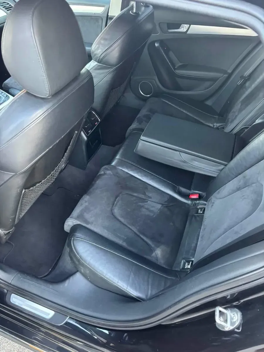 Audi A4 2009 photo 2