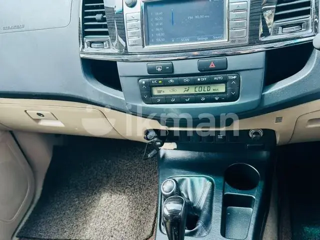 Toyota Fortuner 2013 photo 4
