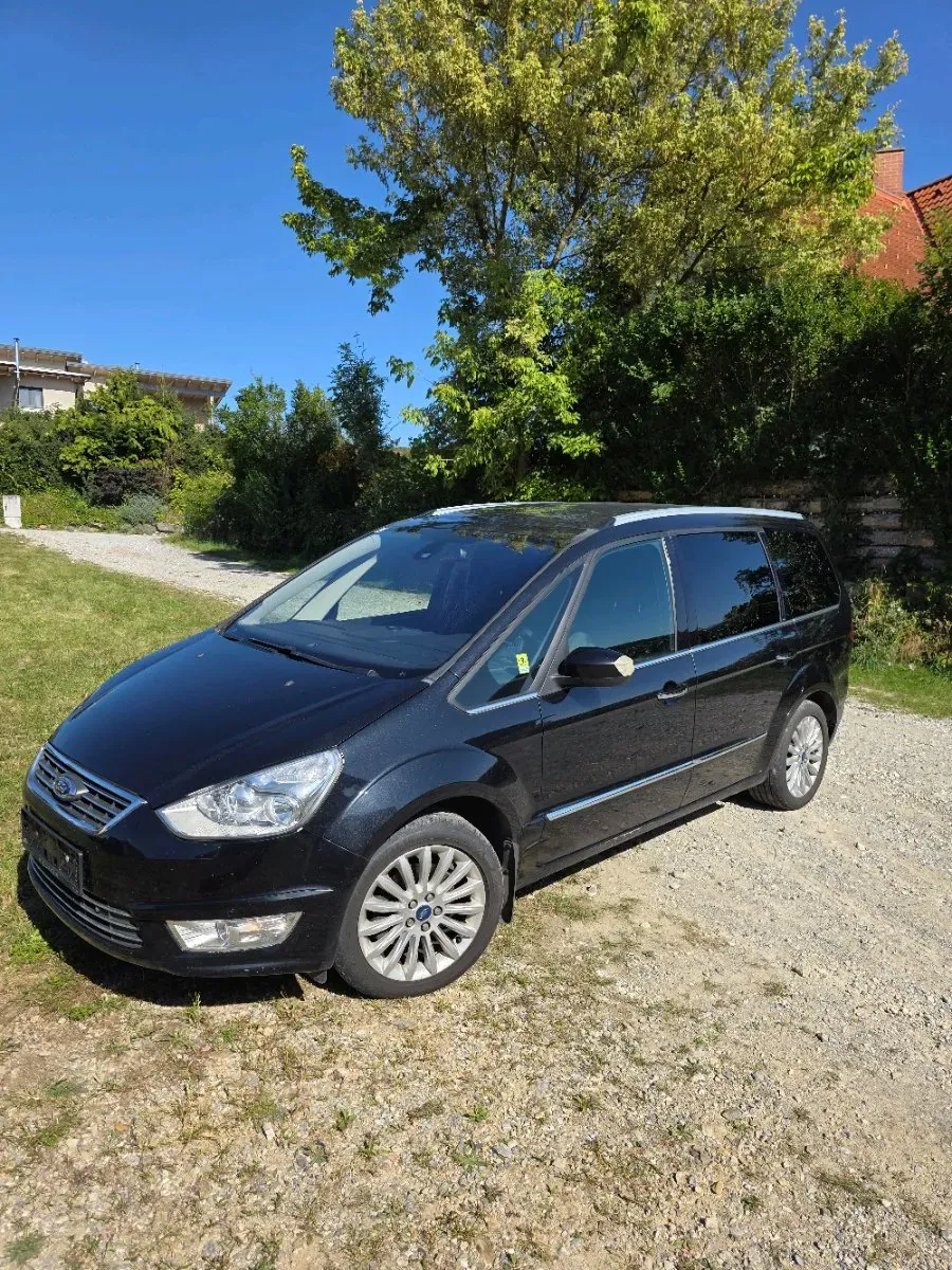 Ford Galaxy 2012 photo 3