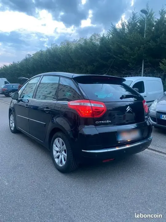 Citroen C4 Picasso 2010 photo 2