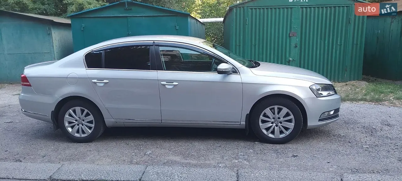 Volkswagen Passat 2011 photo 3