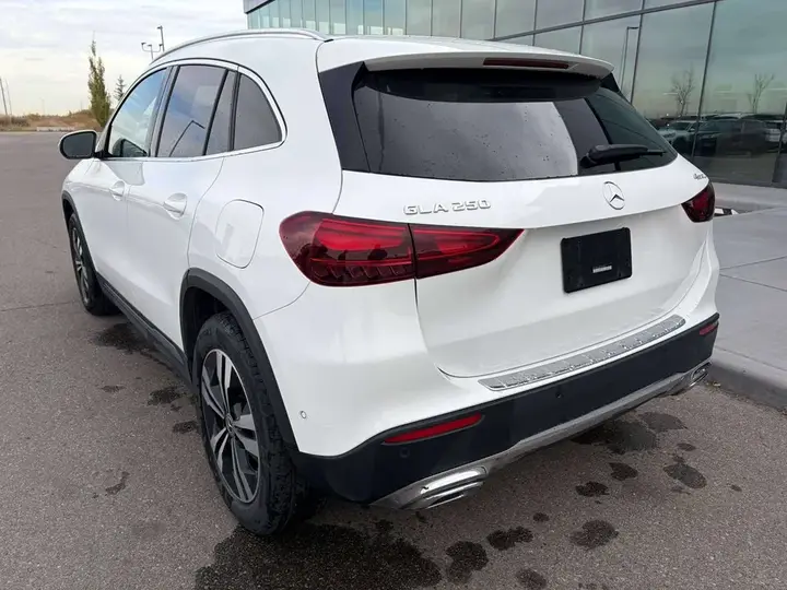 Mercedes-Benz Gla 2026 photo 4