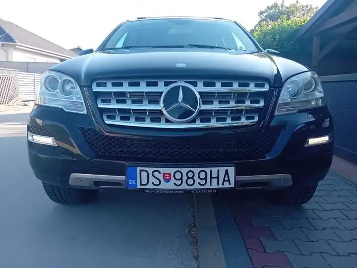 Mercedes-Benz M-Class 2010 photo 3
