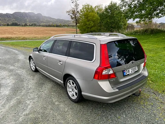 Volvo V70 2010 photo 5