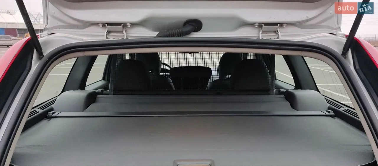 Volvo V50 2011 photo 3