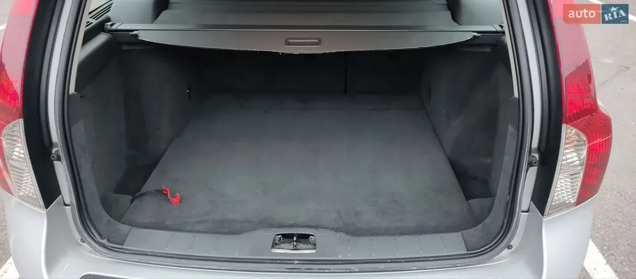 Volvo V50 2011 photo 5