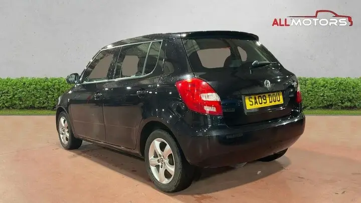 Skoda Fabia 2009 photo 3