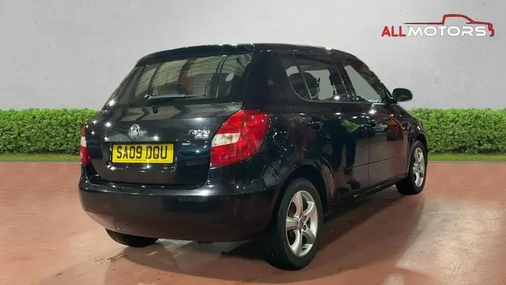 Skoda Fabia 2009 photo 4