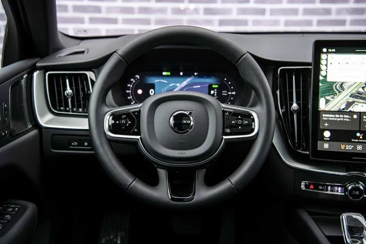 Volvo Xc60 2026 photo 2