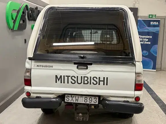 Mitsubishi L200 Club Cab 2002 photo 4
