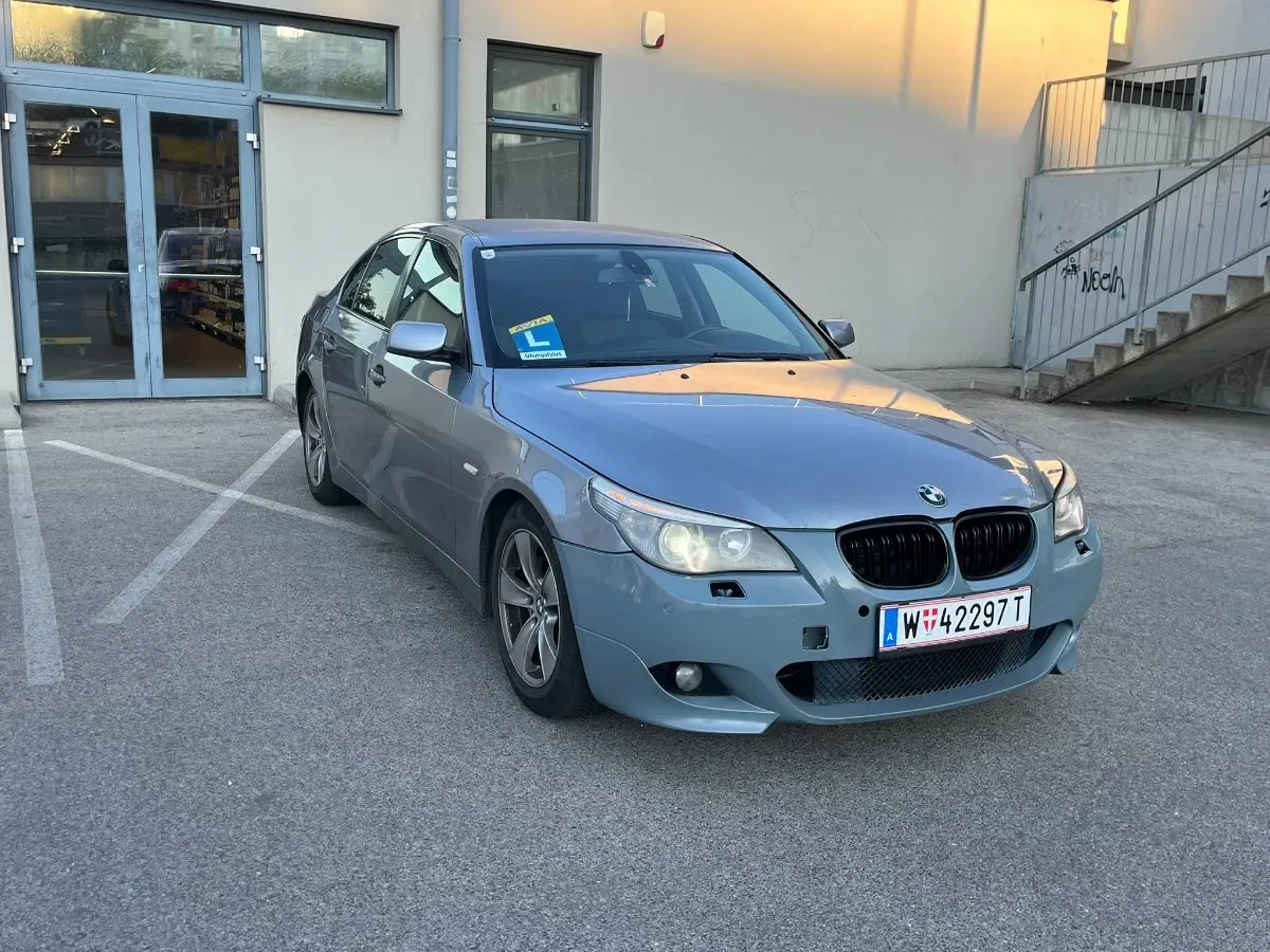 BMW 5 Series 2003 photo 2