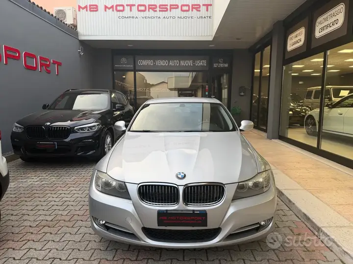 BMW 318D 2012 photo 2