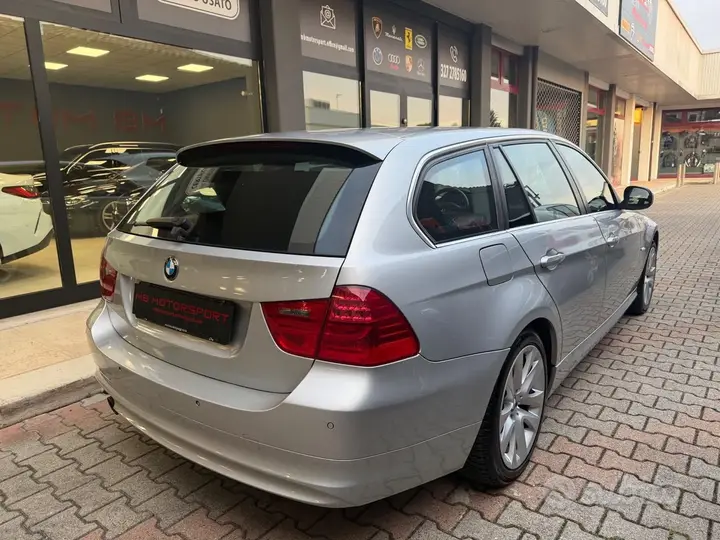 BMW 318D 2012 photo 3