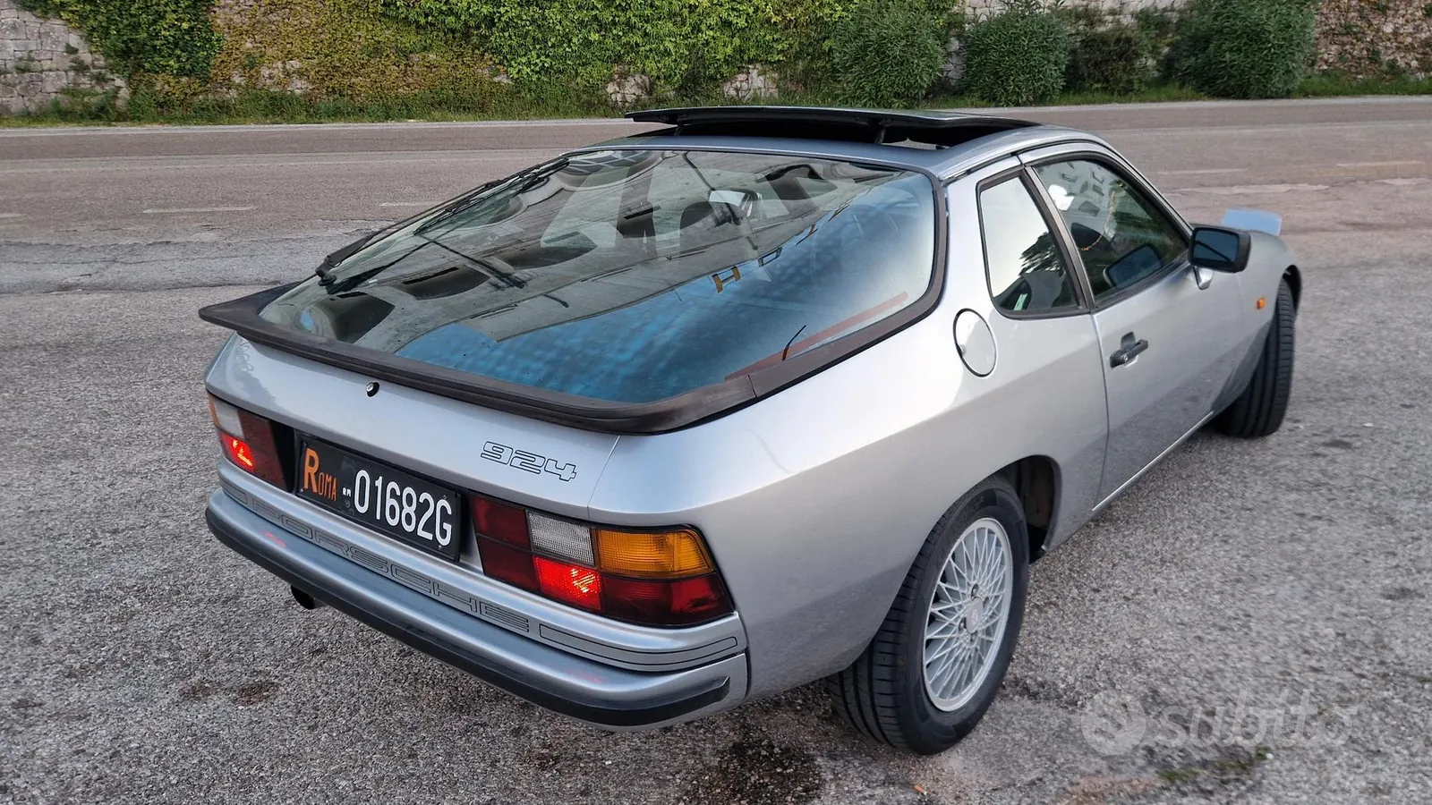 Porsche 924 1984 photo 3