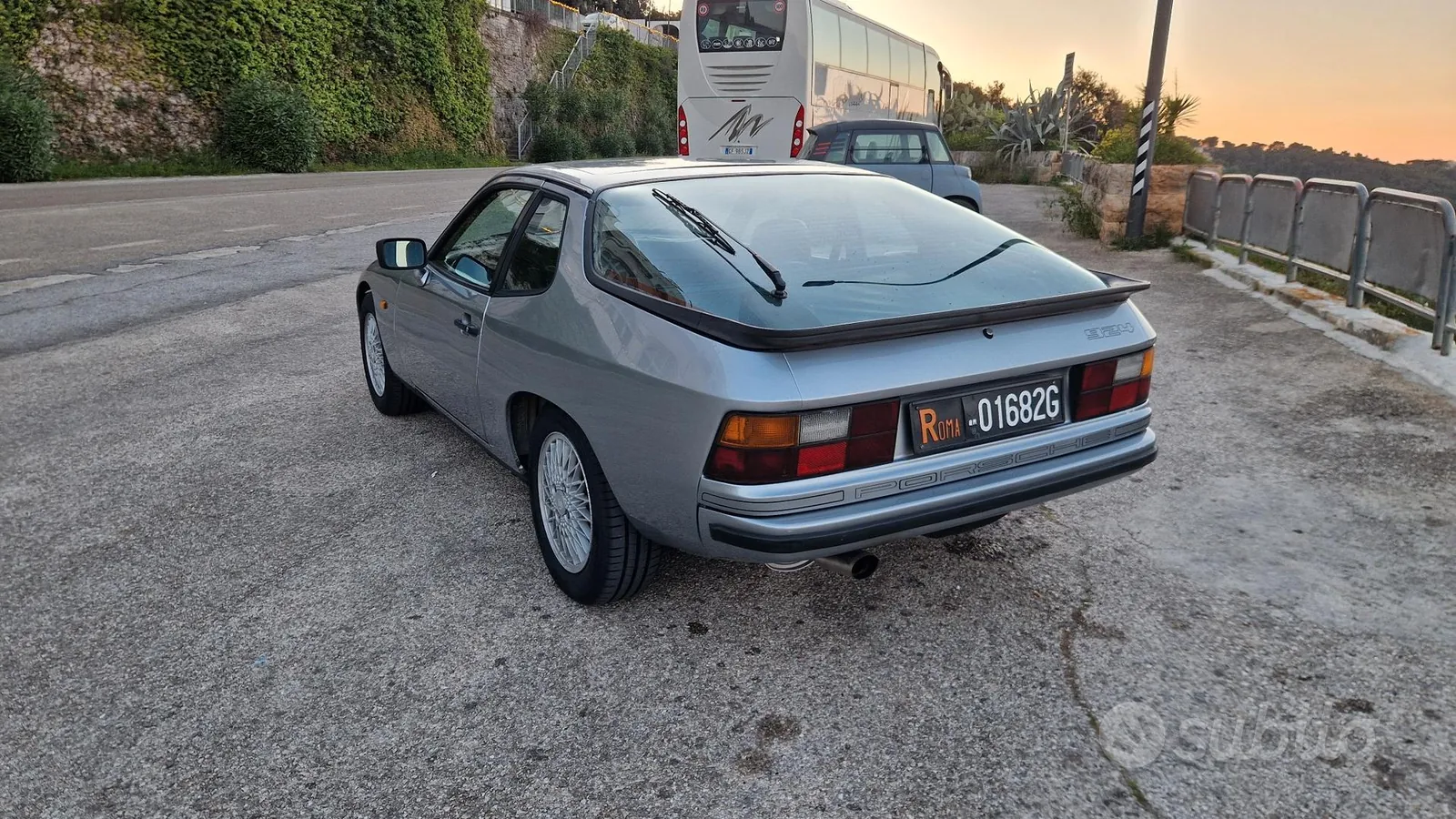 Porsche 924 1984 photo 2