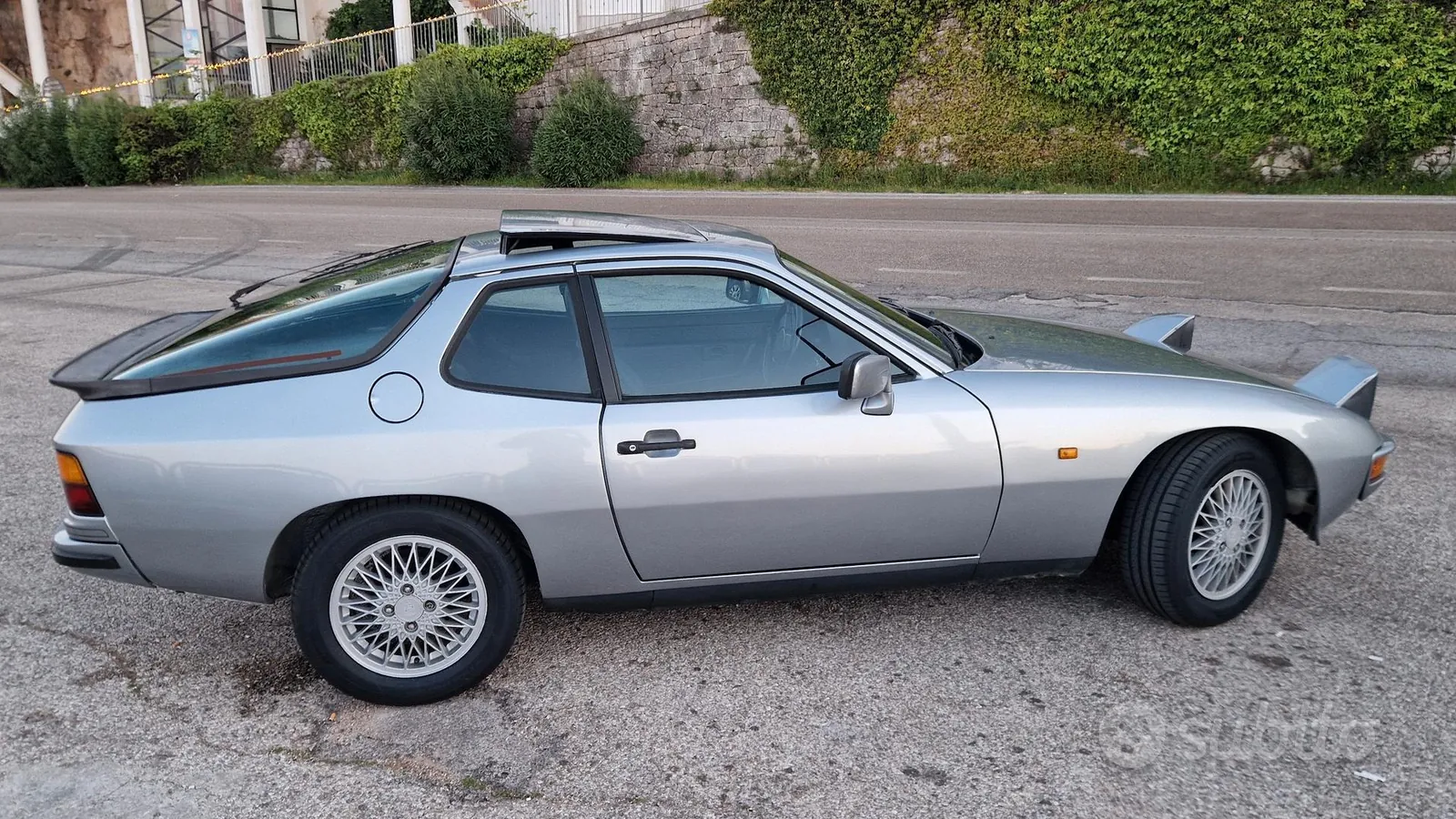Porsche 924 1984 photo 4