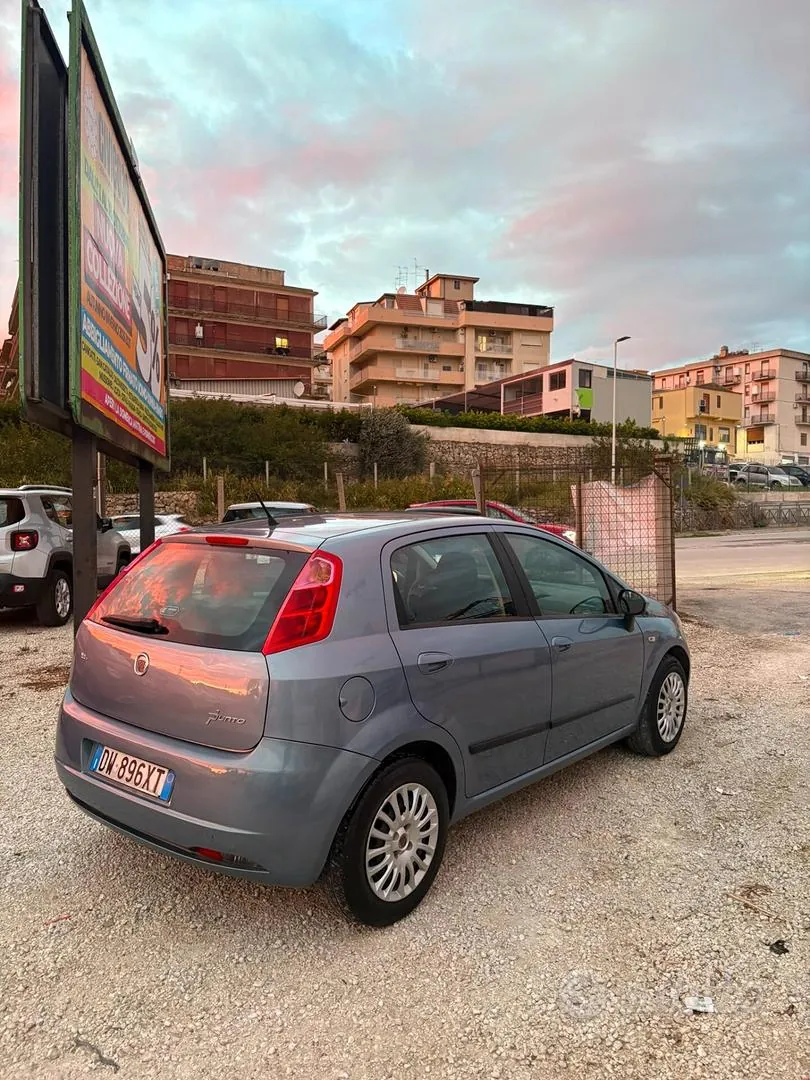 Fiat Punto Classic 2009 photo 3