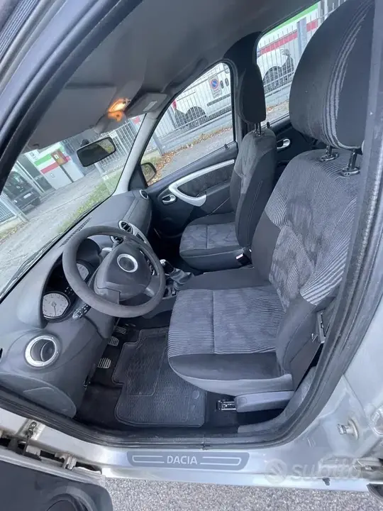 Dacia Logan 2009 photo 5