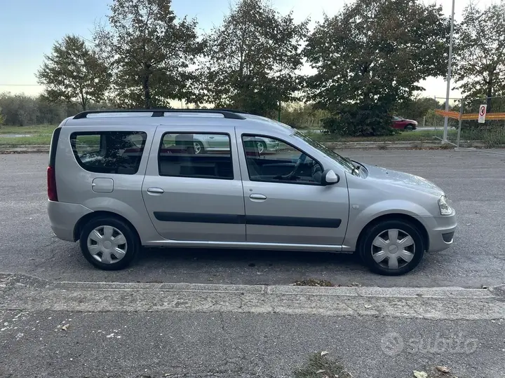 Dacia Logan 2009 photo 3