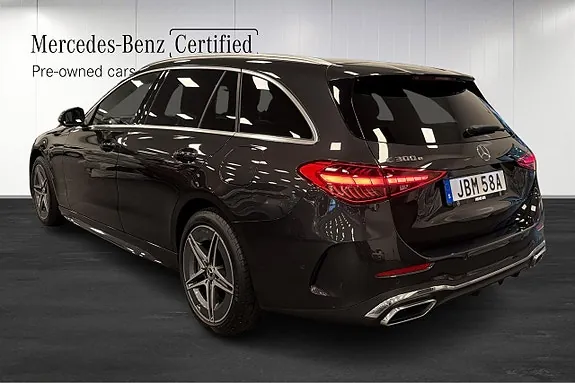 Mercedes-Benz C300 2026 photo 4