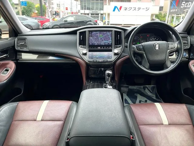 Toyota Crown Athlete Hybrid 2014 photo 2