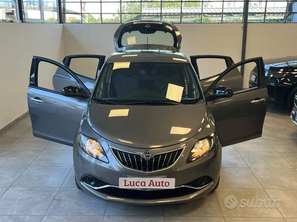 Lancia Ypsilon 2022 photo 2