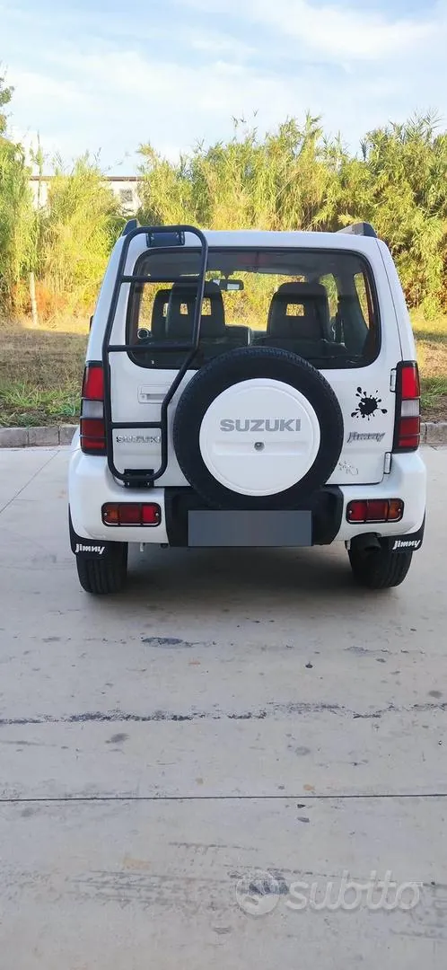 Suzuki Jimny 2012 photo 2
