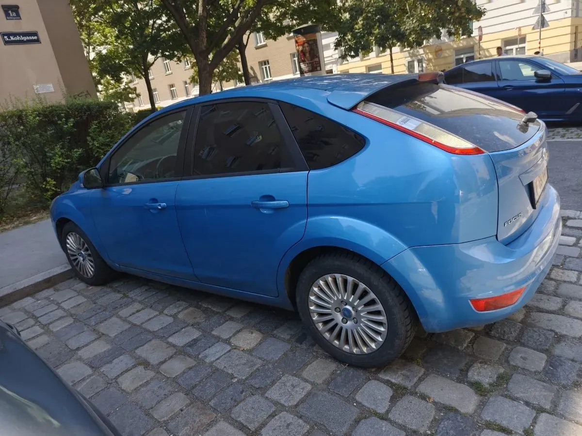 Ford Focus 2010 photo 2