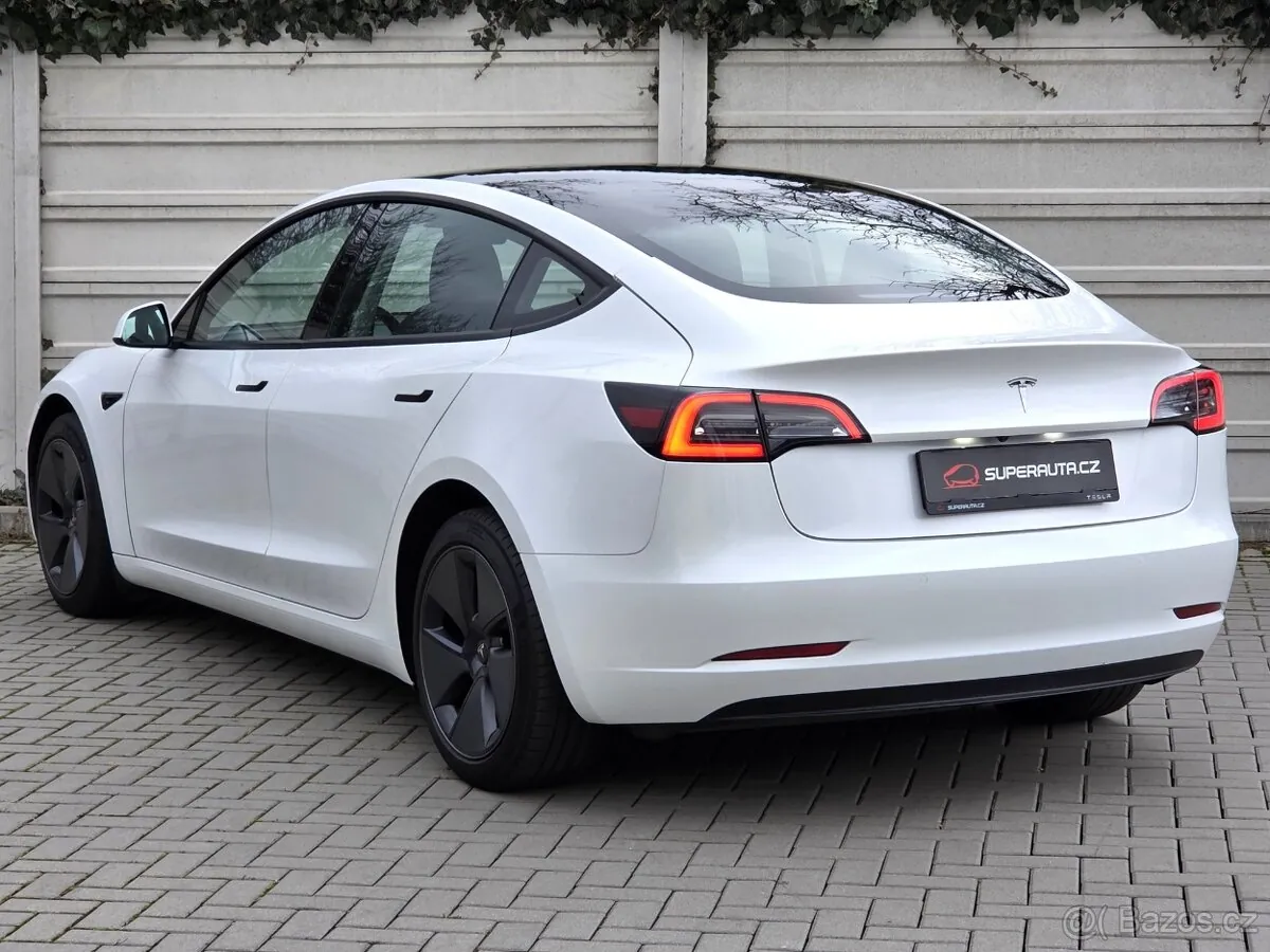 Tesla Model 3 2023 photo 5