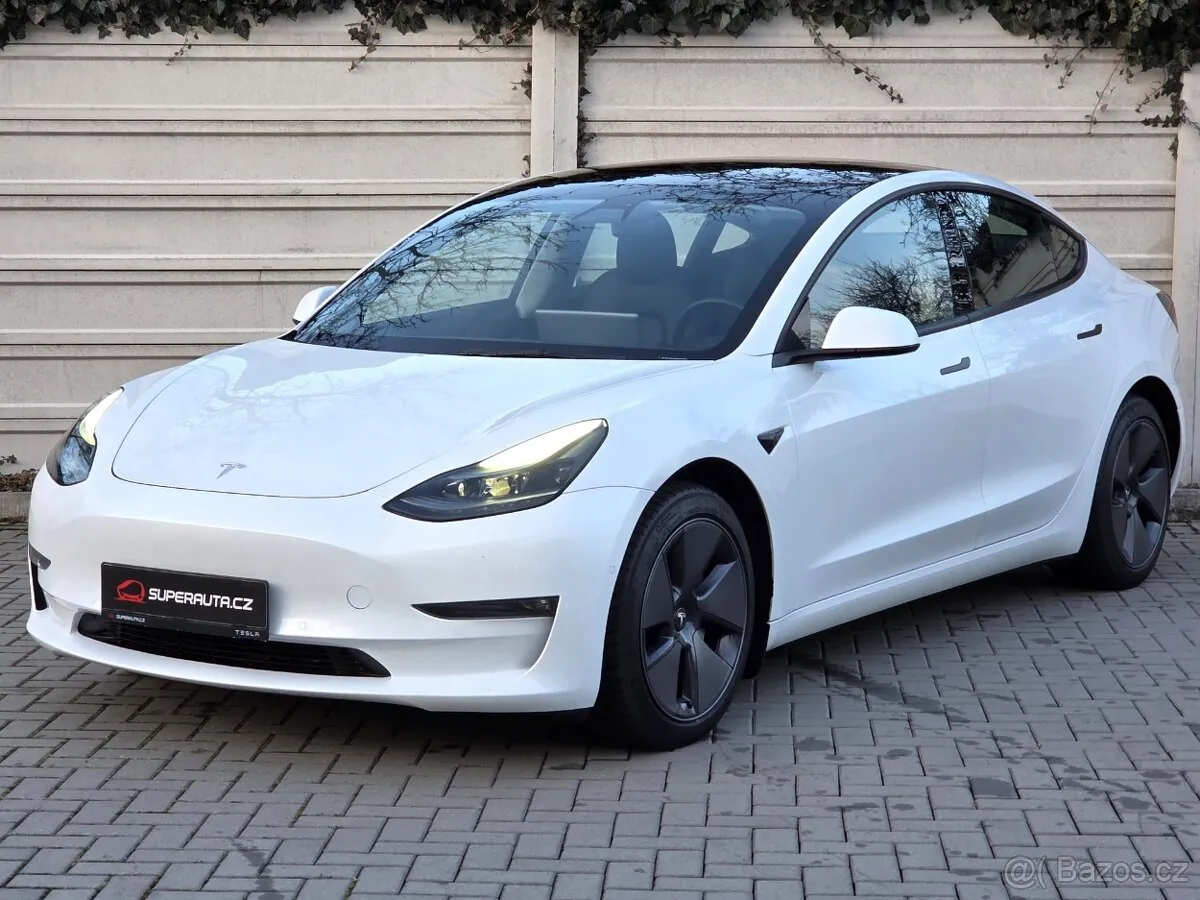 Tesla Model 3 2023 photo 3