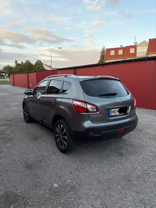 Nissan Qashqai 2011 photo 2