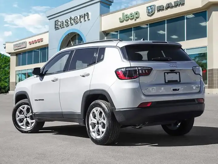 Jeep Compass 2026 photo 4