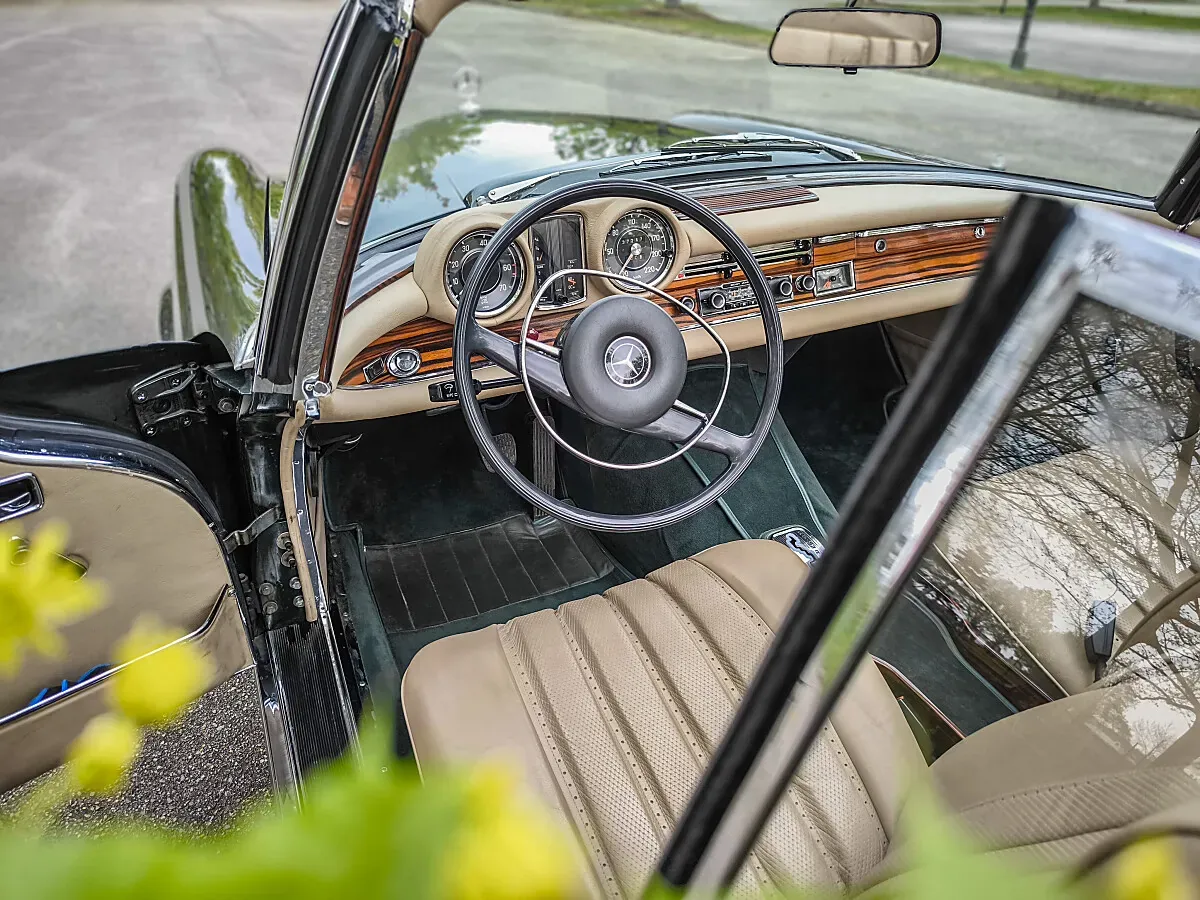 Mercedes-Benz 280 Se 1970 photo 2