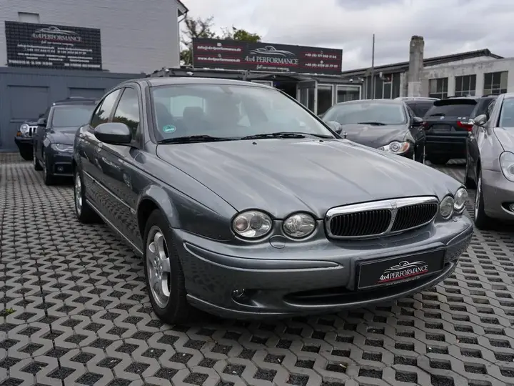 Jaguar X-Type