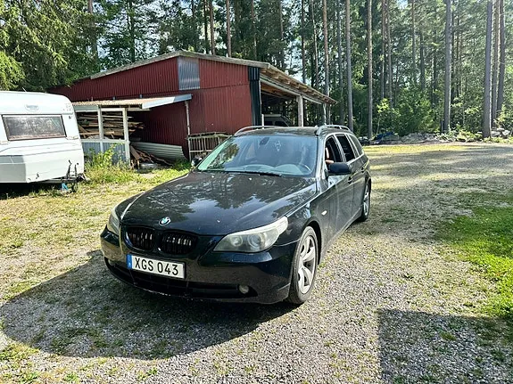 BMW 523I