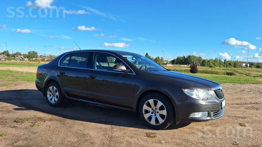 Skoda Superb 2009 photo 3