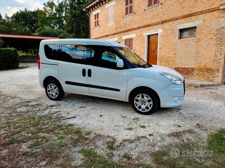 Fiat Doblò 2011 photo 2