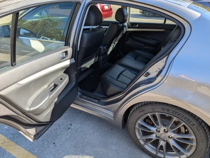 Infiniti G35 2007 photo 2